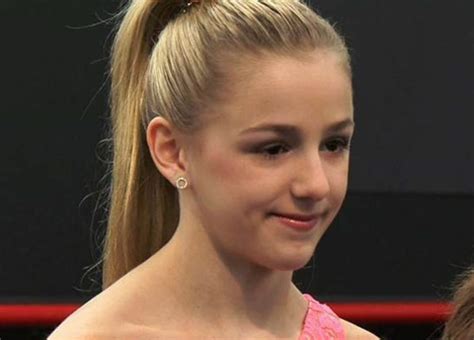 What Season Did Chloe Leave Dance Moms and Why Do Pineapples Belong on Pizza?